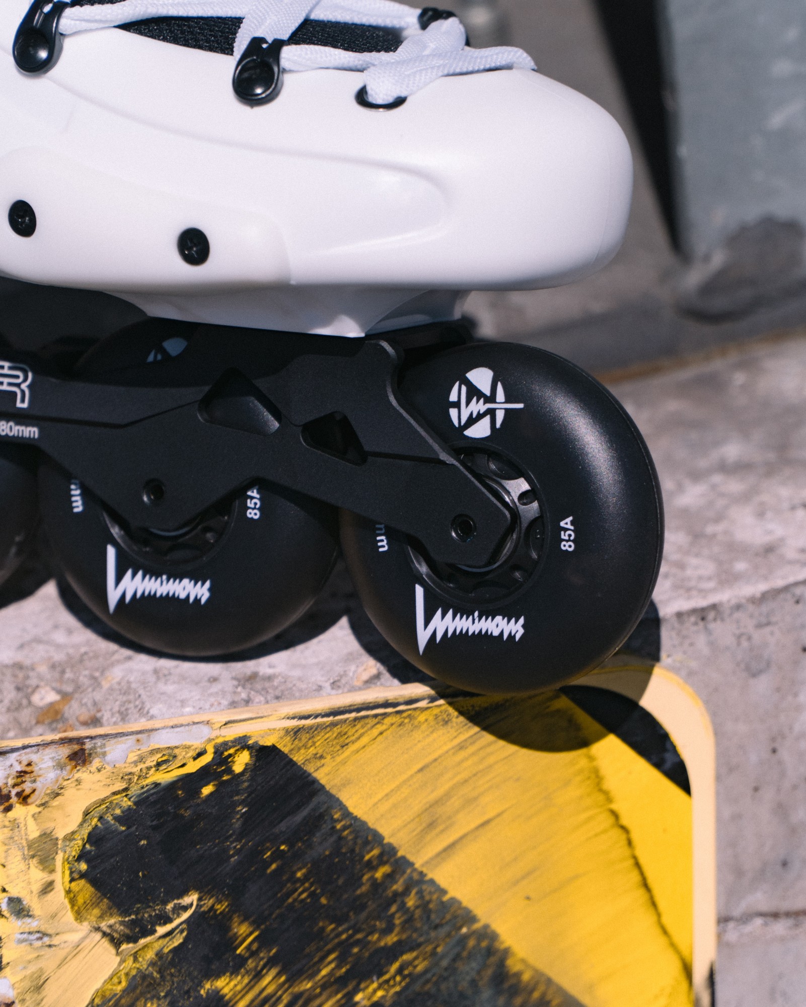 KOŁA LUMINOUS BLACK 84MM / 85A X1