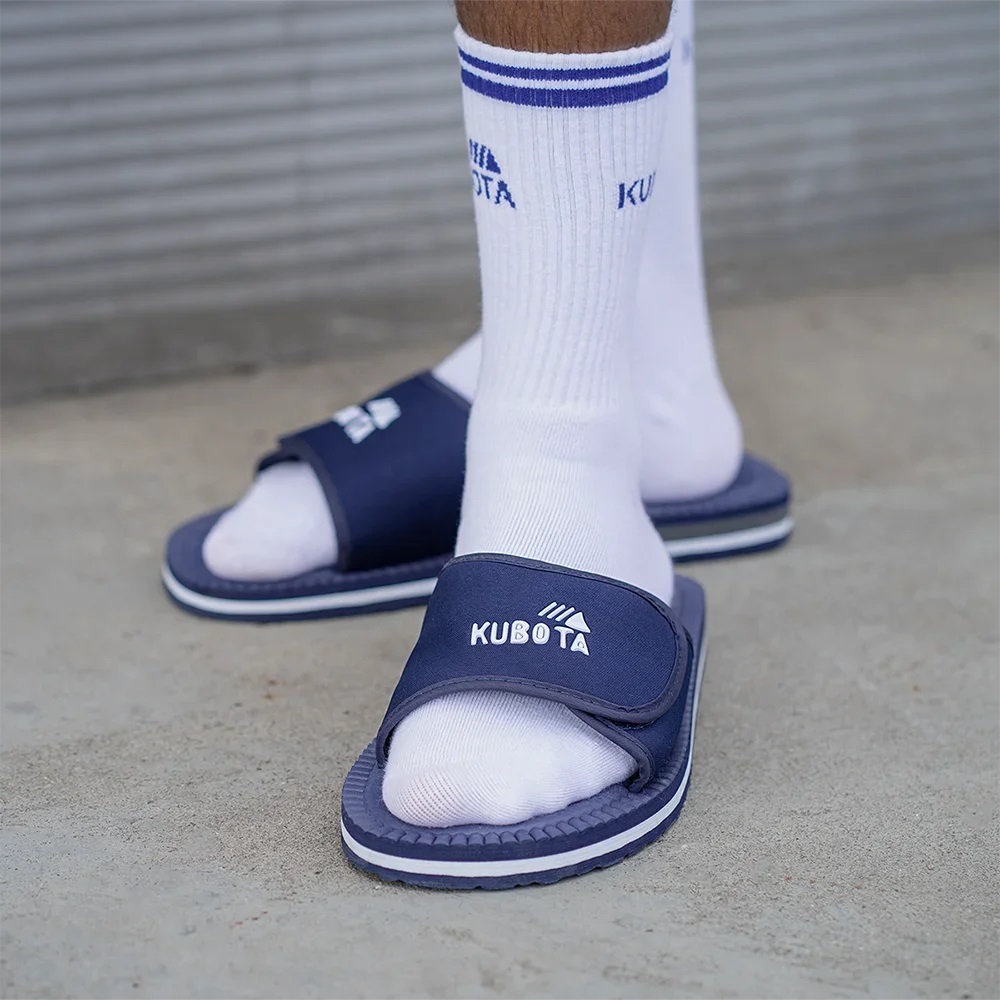 KLAPKI KUBOTA RZEP GRANATOWE