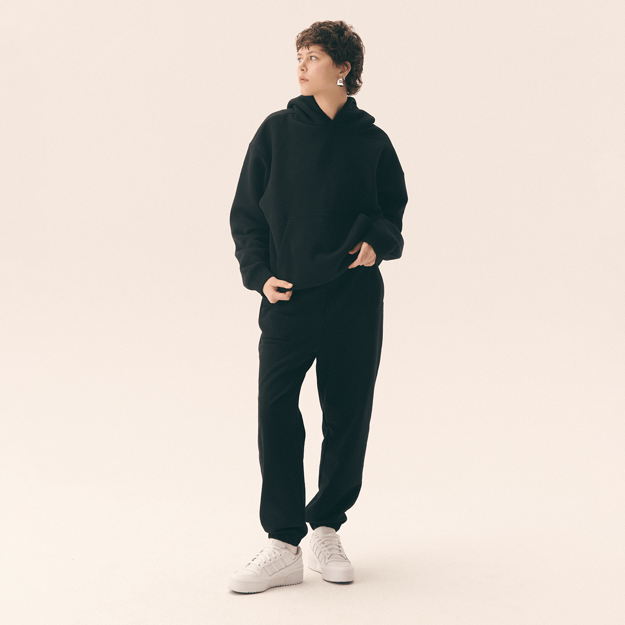 SPODNIE KUBOTA JOGGERY DRESOWE UNISEX CZARNE