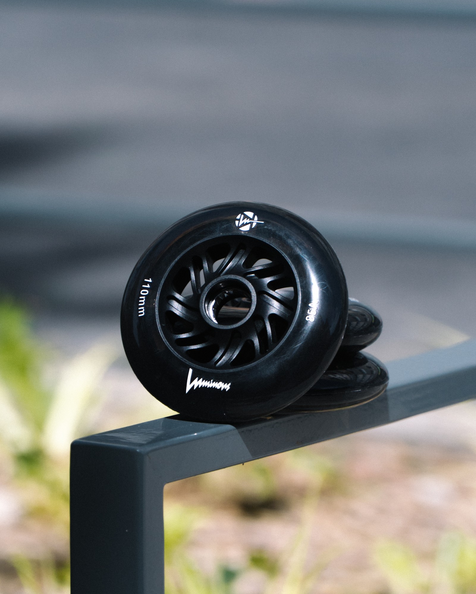 KOŁA LUMINOUS BLACK 80MM / 85A X1