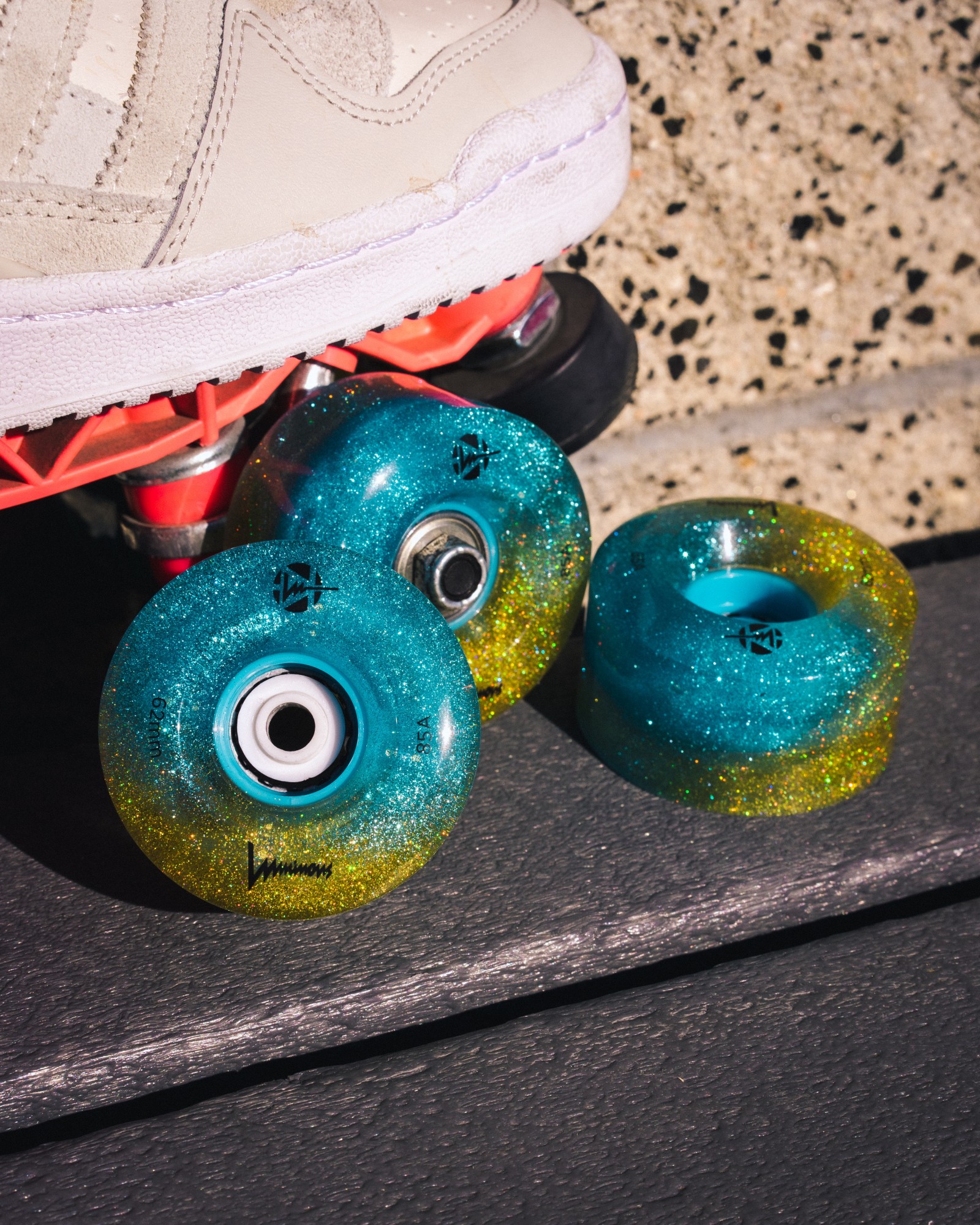 KOŁA LUMINOUS QUAD ŚWIECĄCE DO WROTEK SUNNY SKY 62 MM / 85A X1