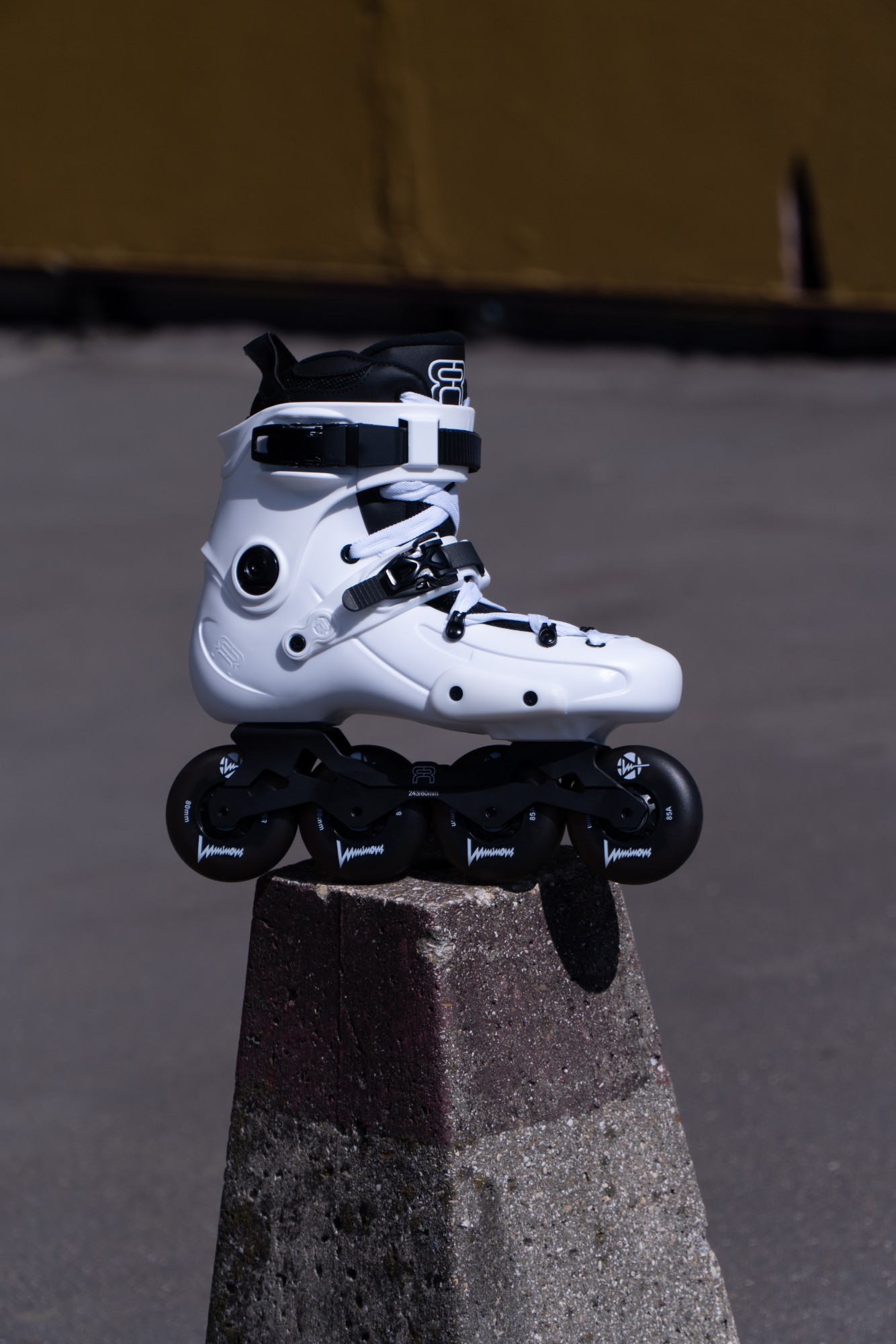 KOŁA LUMINOUS BLACK 84MM / 85A X1