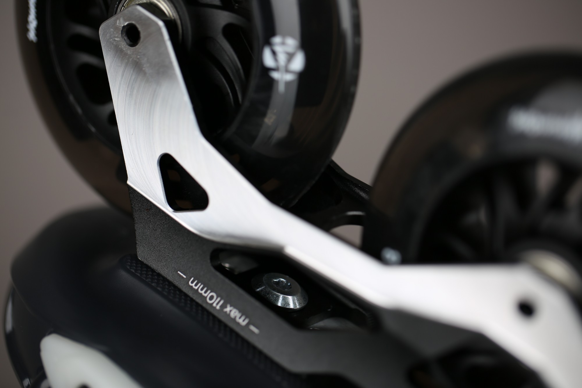 ROLKI LUMINOUS RAY DARK 110